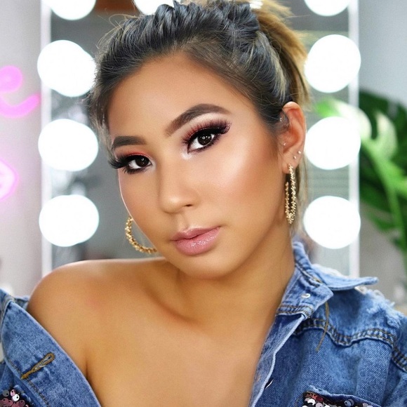 🧞‍♂️LE🧞‍♂️MAC Aladdin Collection Lipglass- Magic Carpet Ride - Picture 5 of 16